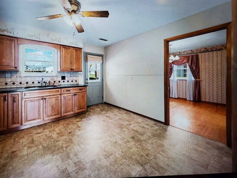 Building Photo - 616 Starlite Ln