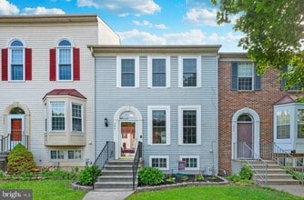 Building Photo - 394 Doral Ct