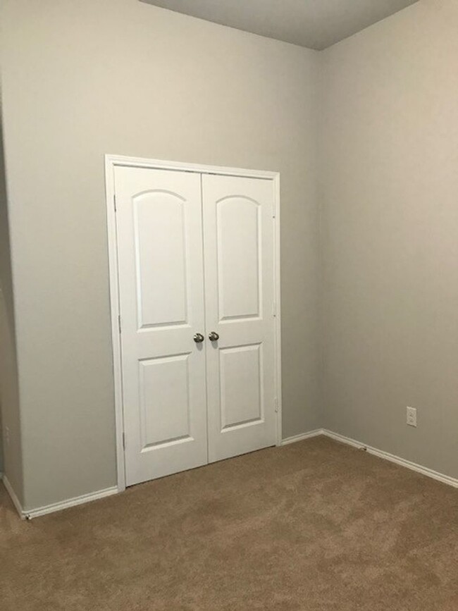Building Photo - 3/2/2 Heights of Weatherford Estates