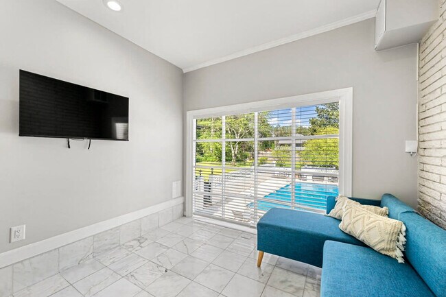 Building Photo - 441 Georgia 279-SI ID1019263P