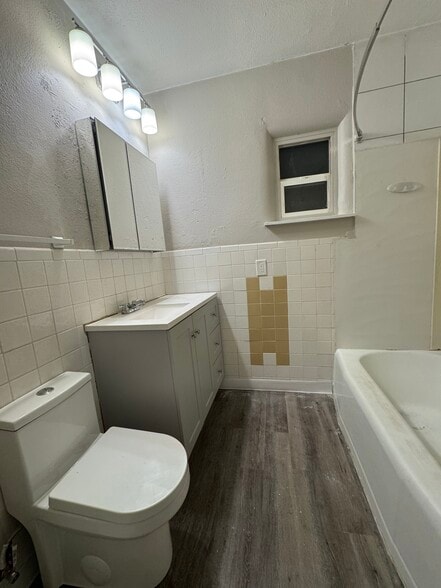 Building Photo - 1383 W Gill Pl