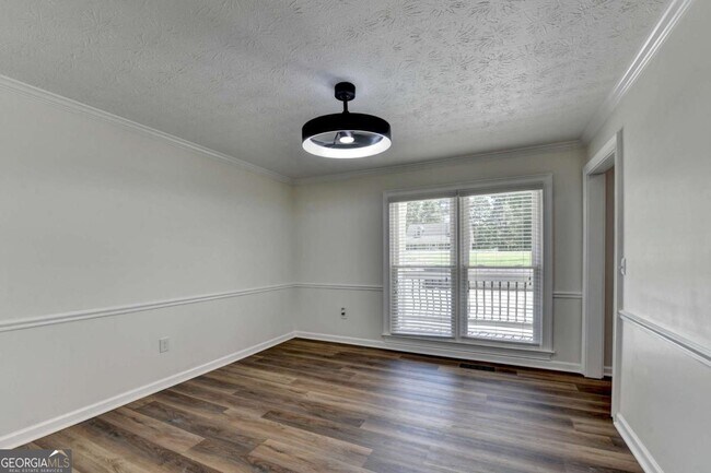 Building Photo - 1530 Plunketts Rd