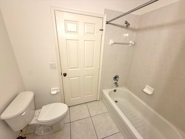 Building Photo - 8938 Sandshot Ct