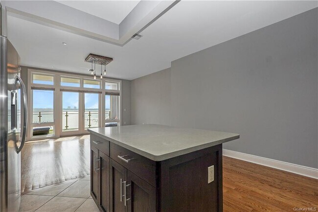 Building Photo - 90 Bay Street Landing