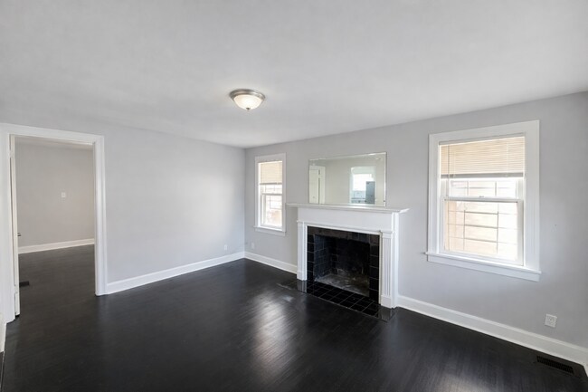 Building Photo - 1908 W Market St