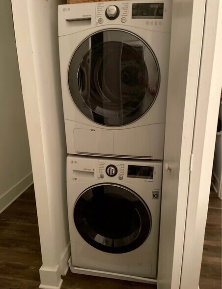 Washer / Dryer - 5147 Penn Ave