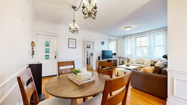 Building Photo - 129 Chiswick Rd