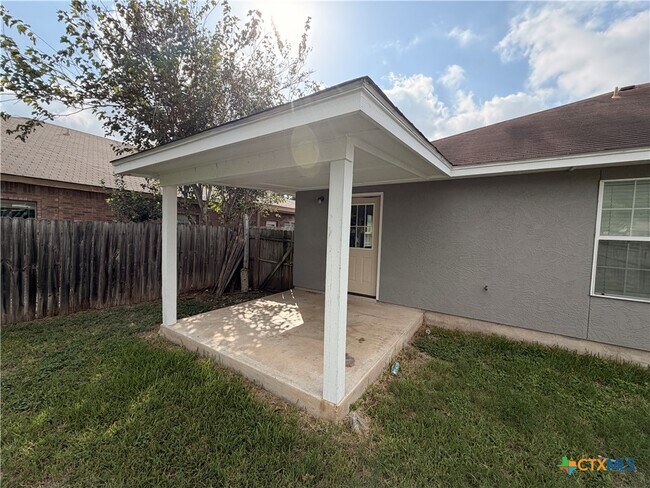 Building Photo - 239 Rosalie Dr
