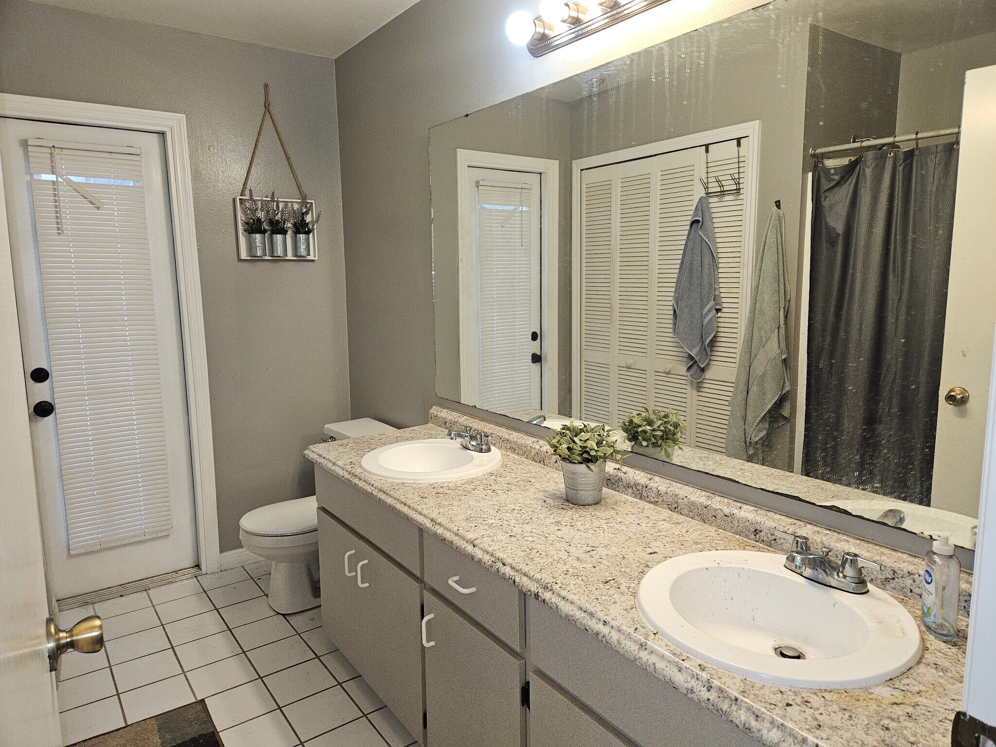 Shared Bathroom - 3589 Egret Dr