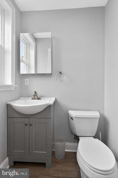 Building Photo - 4670 Umbria St