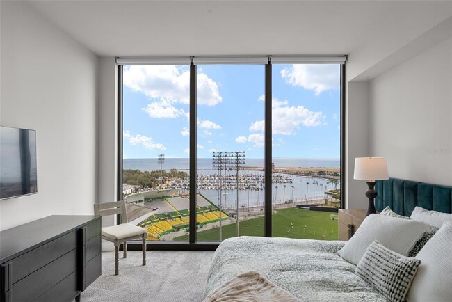 Building Photo - 301 1st St S