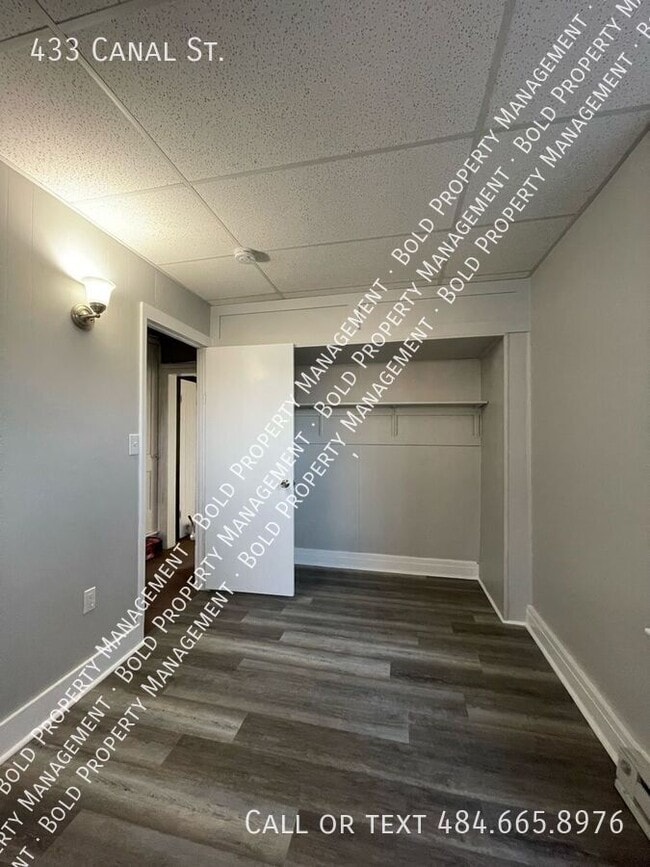 Building Photo - 433 Canal St