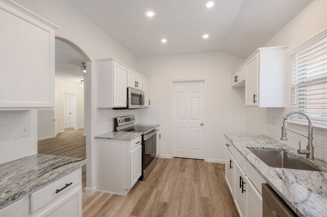 Building Photo - Updated 3-Bedroom Home with Spacious Backyard
