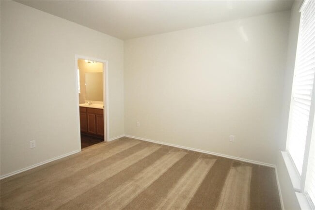 Building Photo - 4415 Iron Horse Dr