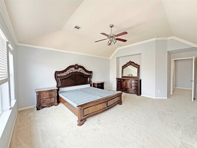 Building Photo - 6222 Skyline Dr
