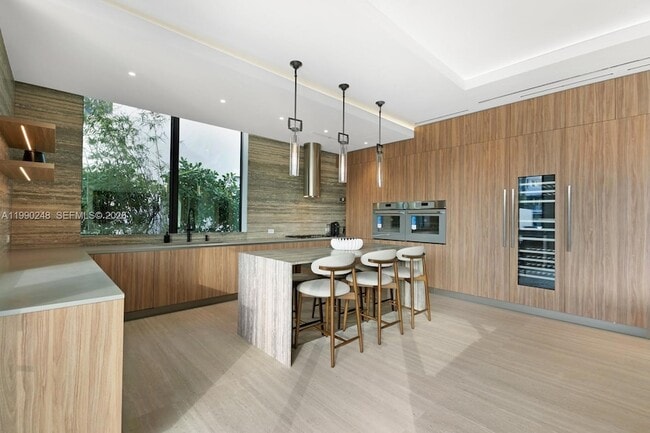 Building Photo - 641 Flamingo Dr