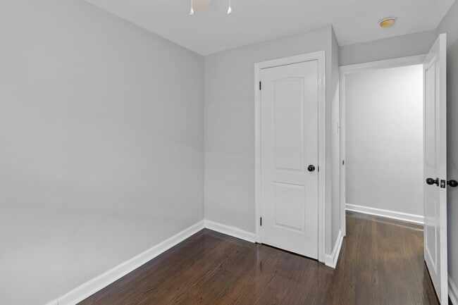 Building Photo - 145 Isabel Ave