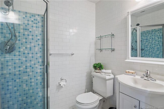 Building Photo - 73 Dora St