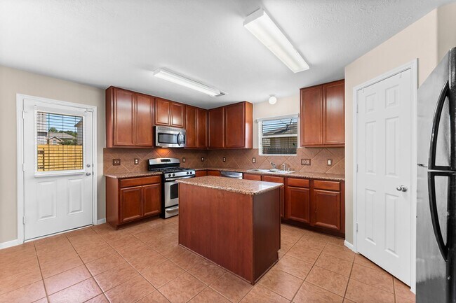 Building Photo - 8338 Loetsch Ridge Way