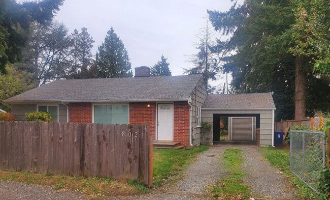 Building Photo - 2 bdrm, 1 bath house $1895 rent,
