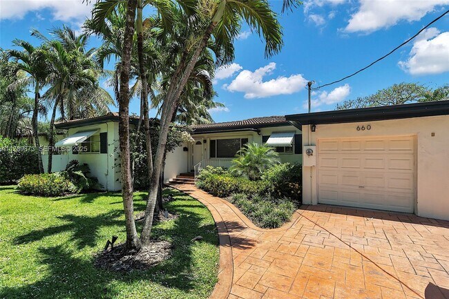 Building Photo - 660 NE 121st St