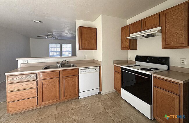 Building Photo - 2102 Tahoe Ct
