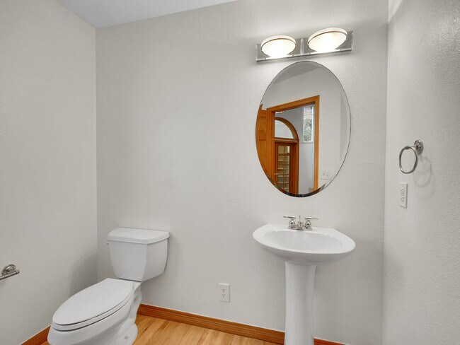 Building Photo - 16374 Sandstone Dr