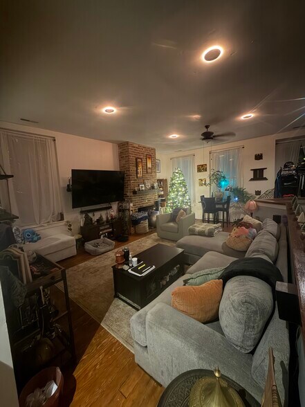 Building Photo - 1533 Floyd Ave