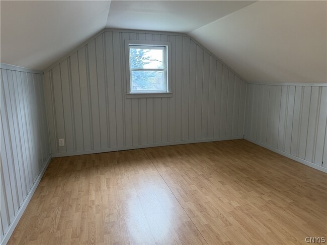 Building Photo - 9141 River Rd