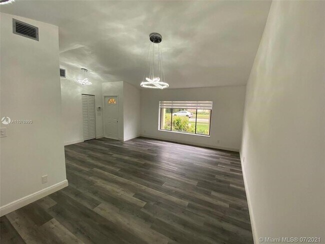 Building Photo - 9658 NW 28th Ct