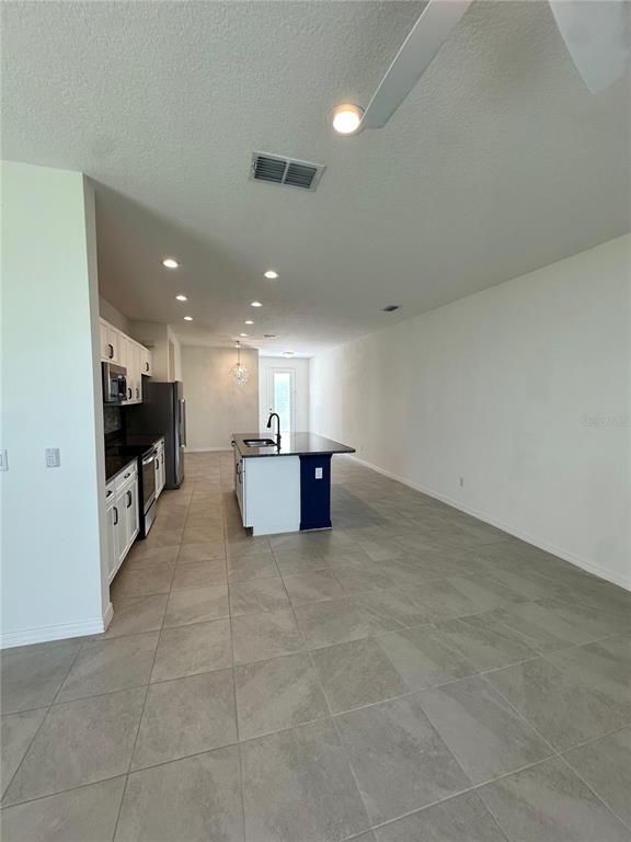 Building Photo - 8590 Canyon Creek Trail