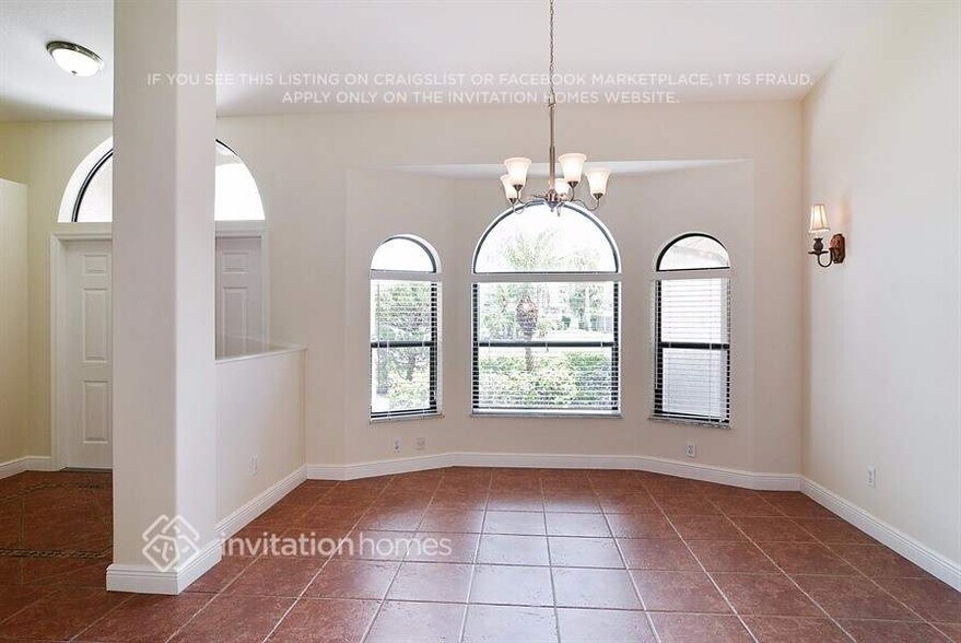 Building Photo - 948 SW Abingdon Ave