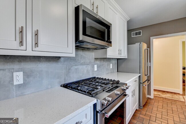 Building Photo - 1926 N Decatur Rd