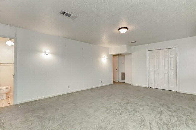 Building Photo - 6831 Reed Rd