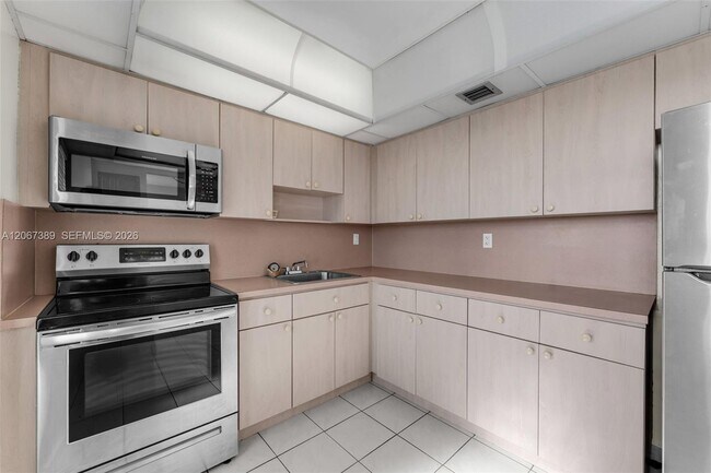Building Photo - 14180 SW 84th St