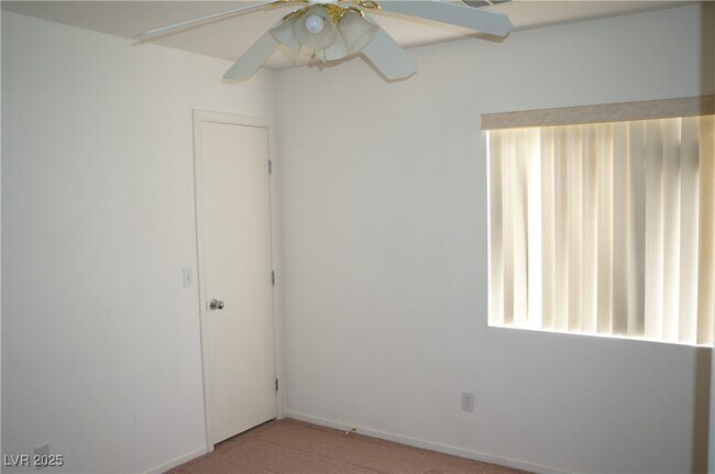 Building Photo - 932 Ribbon Grass Ave