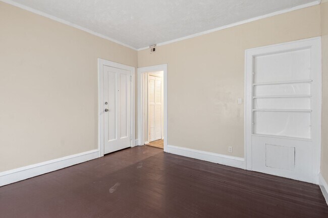 Building Photo - 874 Whitcomb Rd