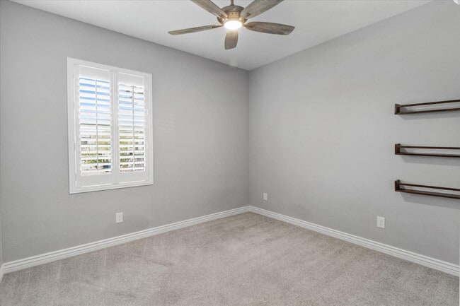 Building Photo - 1063 N 70th Way