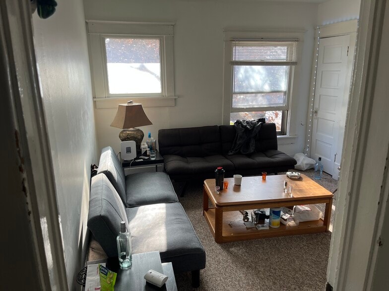 Building Photo - 2603 Knapp St