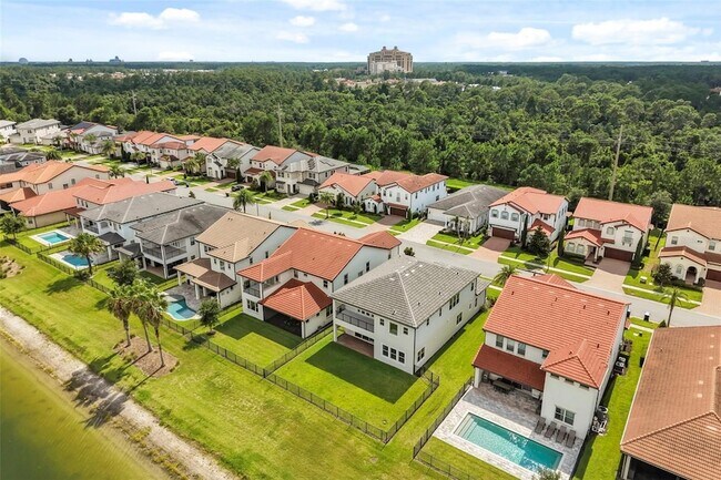 Building Photo - 10511 Royal Cypress Way