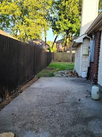 Building Photo - 618 Rivercove Dr