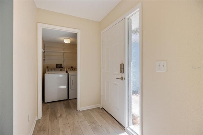 Building Photo - 856 Chatham Dr