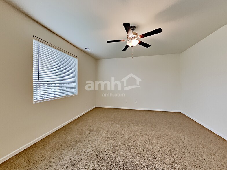 Building Photo - 2159 NW Woodland Dr