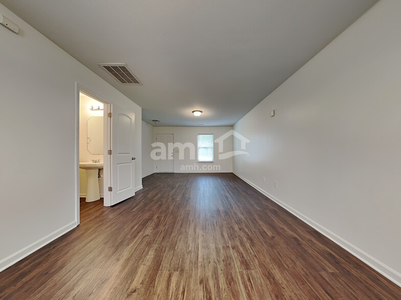 Building Photo - 125 Konnoak Village Cir