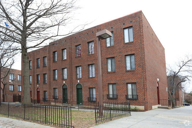 Primary Photo - Upton Courts