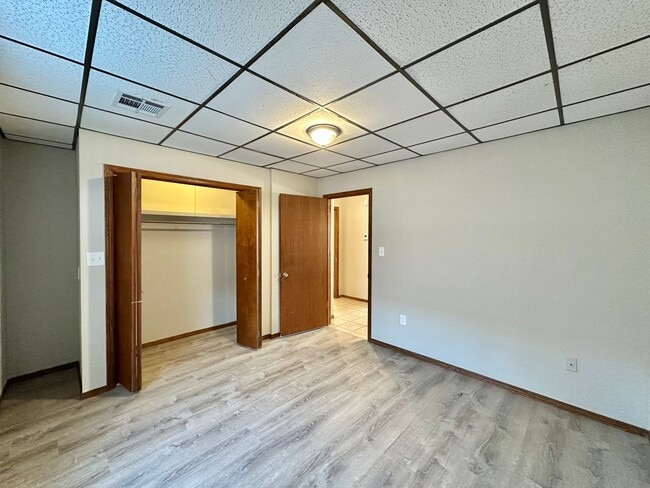 Building Photo - 4647 W Gore Blvd