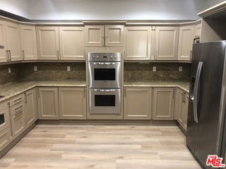 Building Photo - 1551 Manning Ave