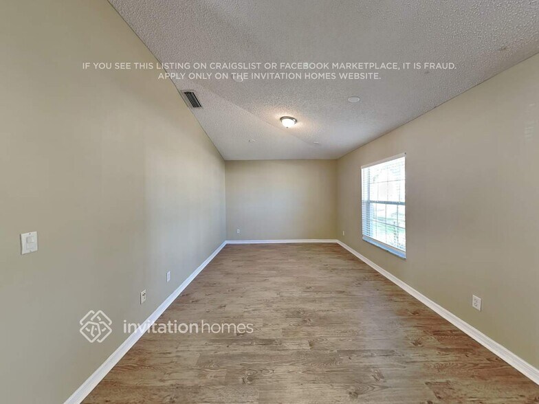 Building Photo - 1712 Laramie Cir