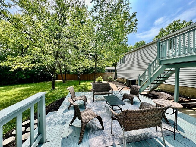 Building Photo - 6631 Pin Oak Ct