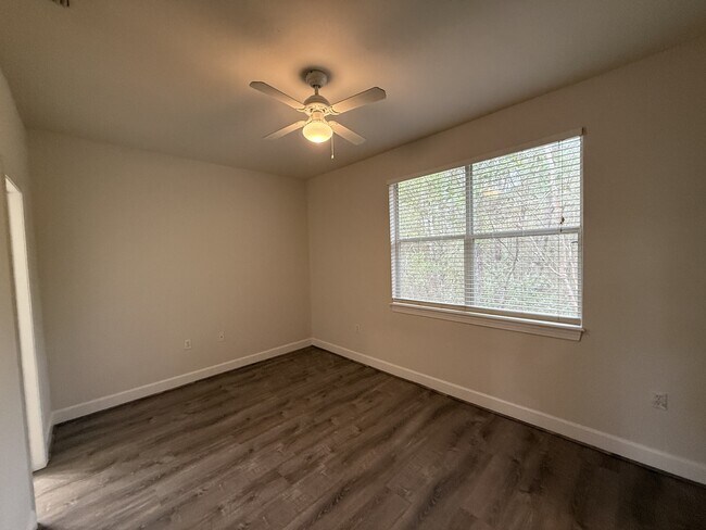 Building Photo - 15284-15331 US-331 BUS